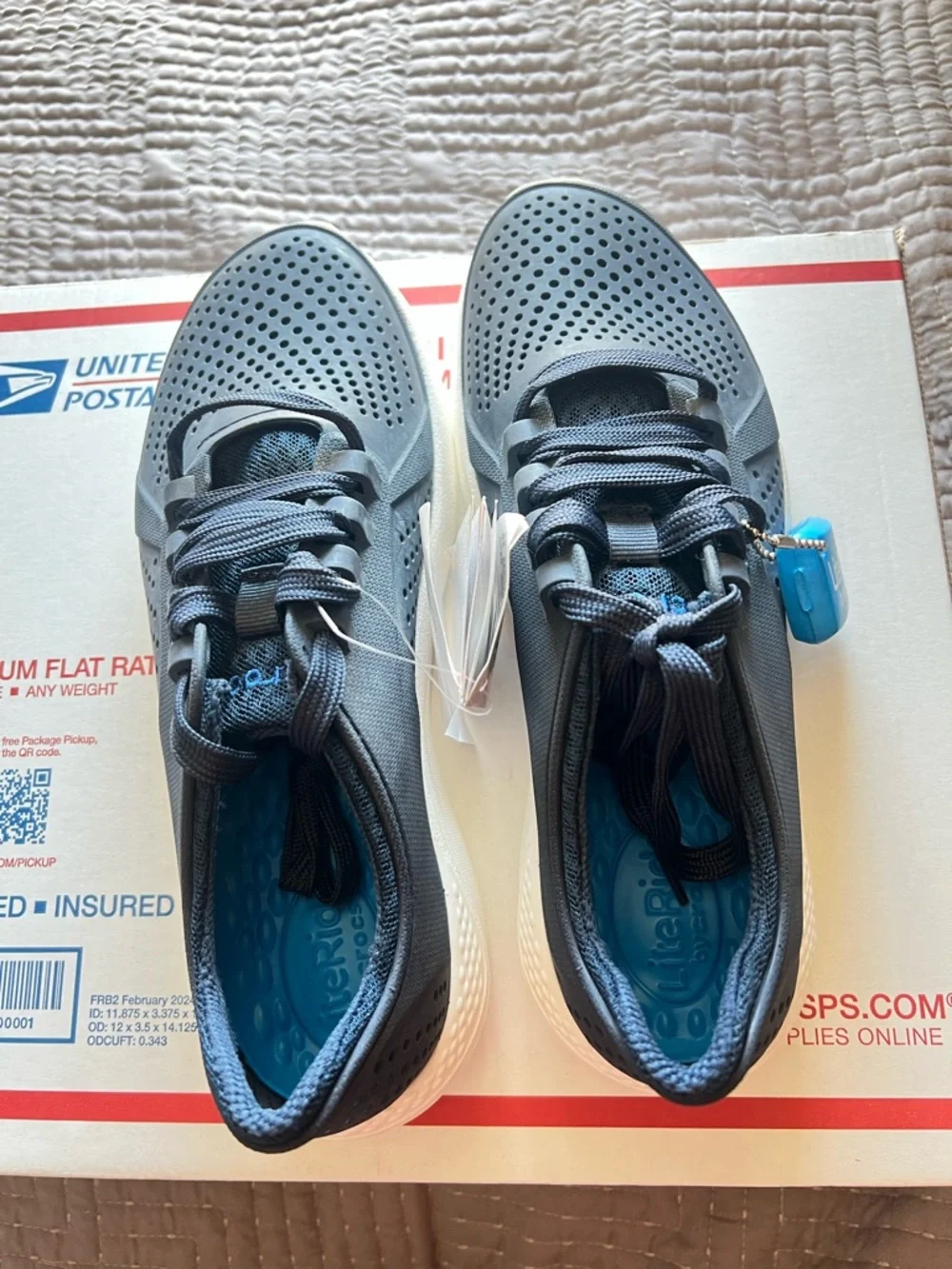 Crocs LiteRide Pacer Sneakers Men Size 7 Navy/ White Relaxed Fit NWT